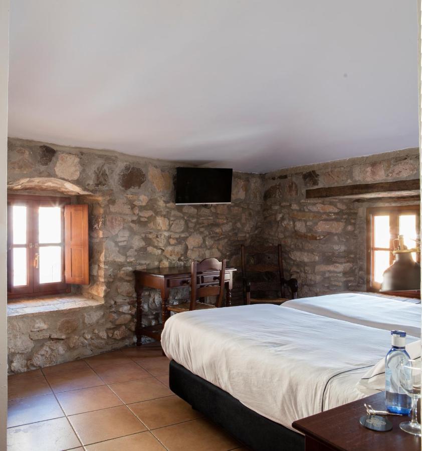Tugasa Hotel Y Casas Rurales La Posada 비알루에나델로사리오 외부 사진