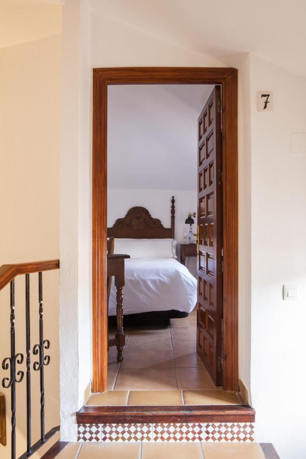 Tugasa Hotel Y Casas Rurales La Posada 비알루에나델로사리오 외부 사진