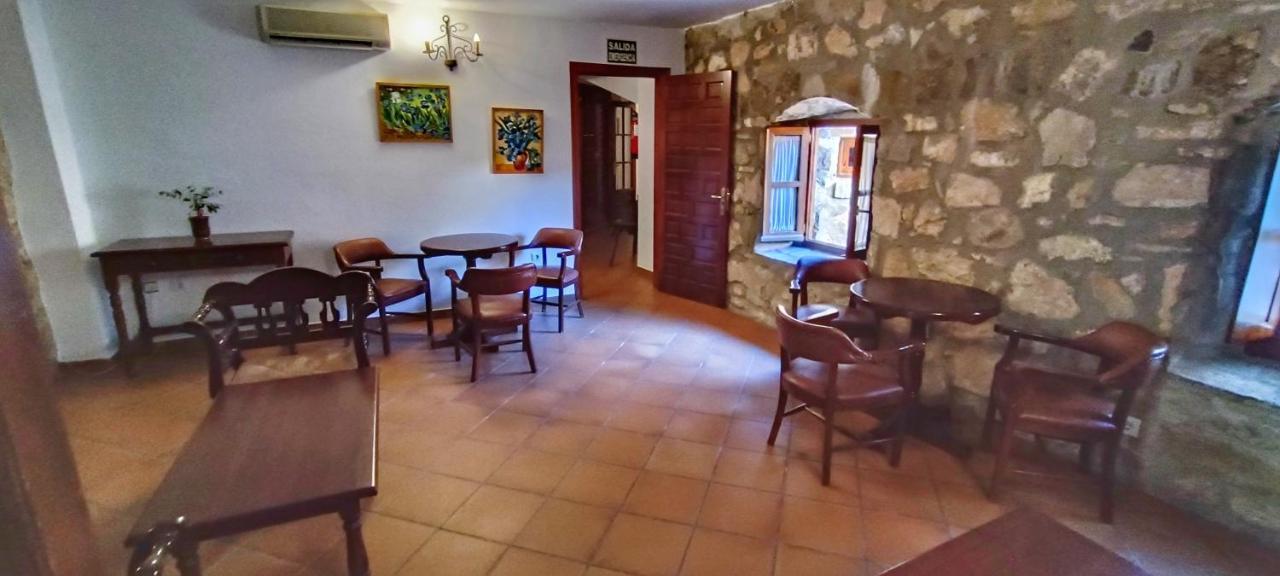 Tugasa Hotel Y Casas Rurales La Posada 비알루에나델로사리오 외부 사진