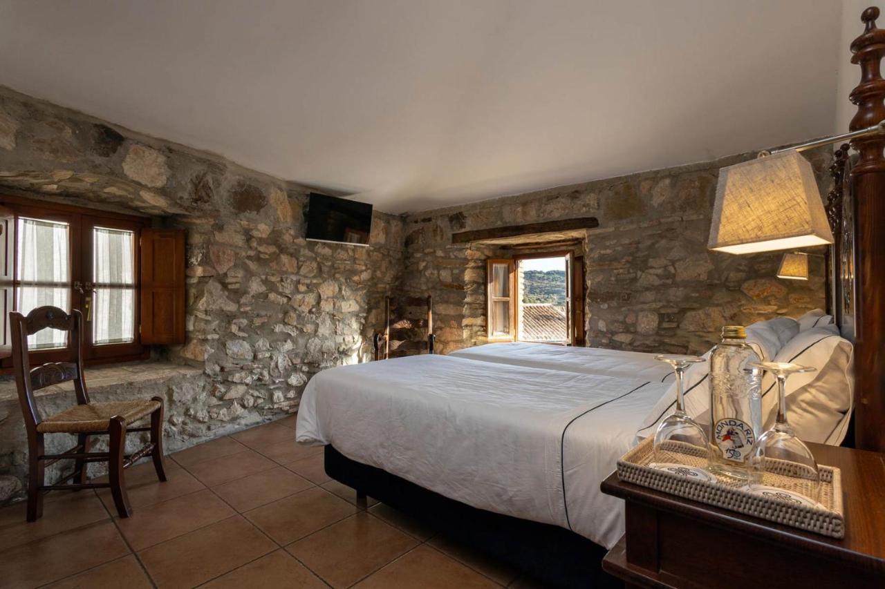 Tugasa Hotel Y Casas Rurales La Posada 비알루에나델로사리오 외부 사진