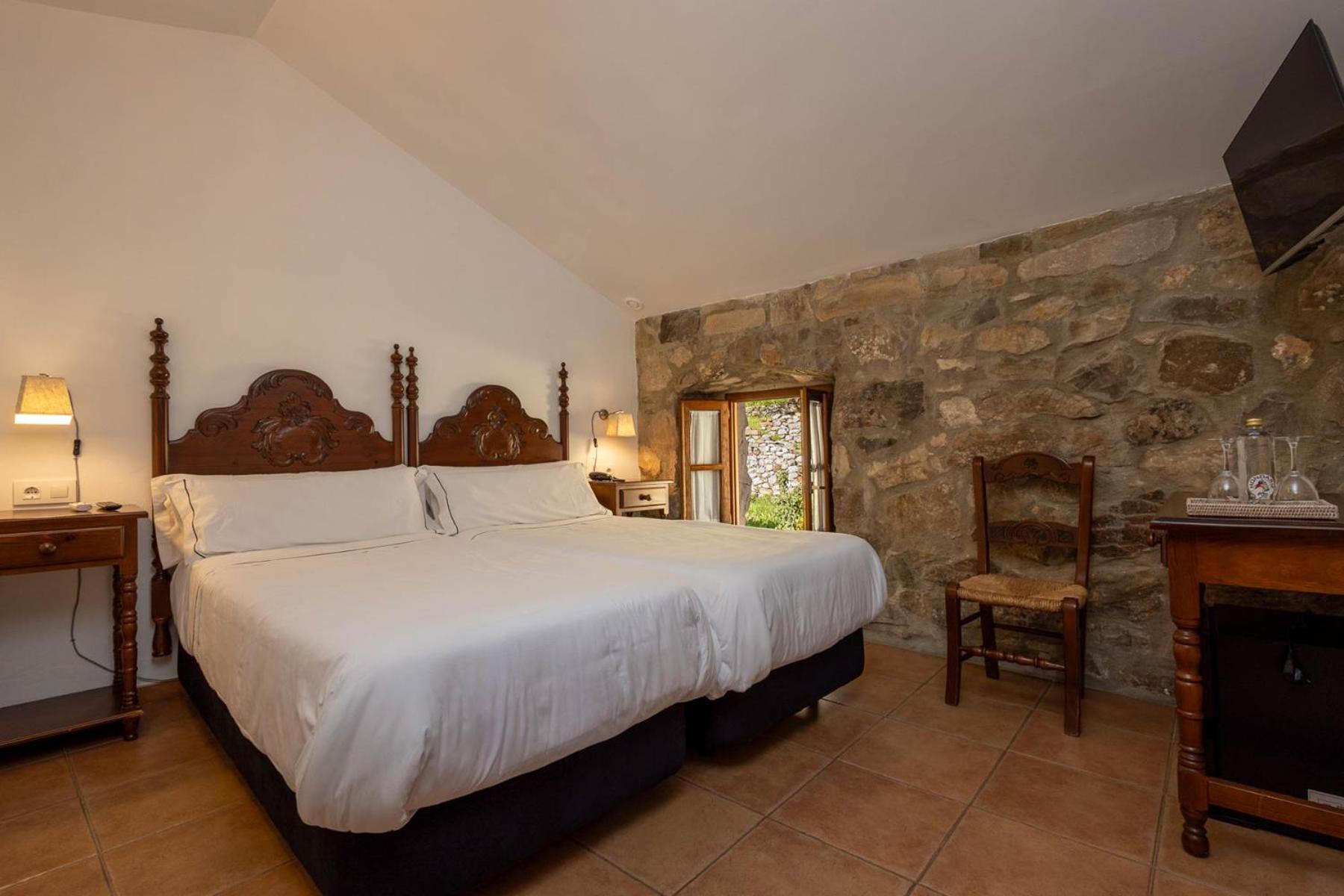 Tugasa Hotel Y Casas Rurales La Posada 비알루에나델로사리오 외부 사진