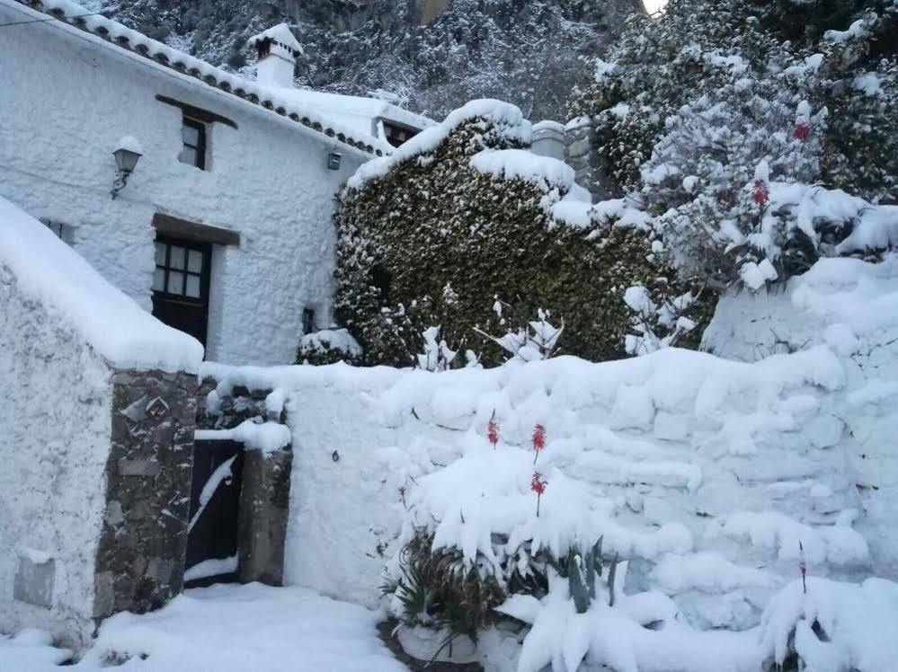 Tugasa Hotel Y Casas Rurales La Posada 비알루에나델로사리오 외부 사진